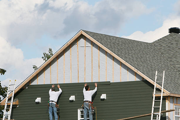 Professional Siding Installation technician working in Honey Grove, PA